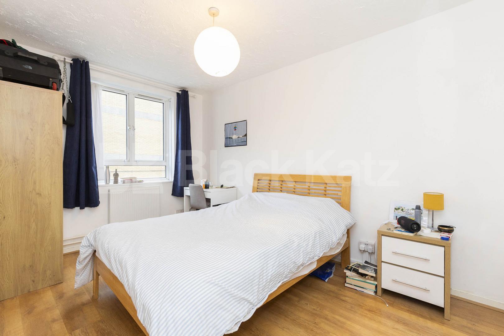 Modern 3 bed 2 bath apartment with a modern kitchen & bathroom mins to UCL Grays Inn Road, Holborn / Chancery Lane